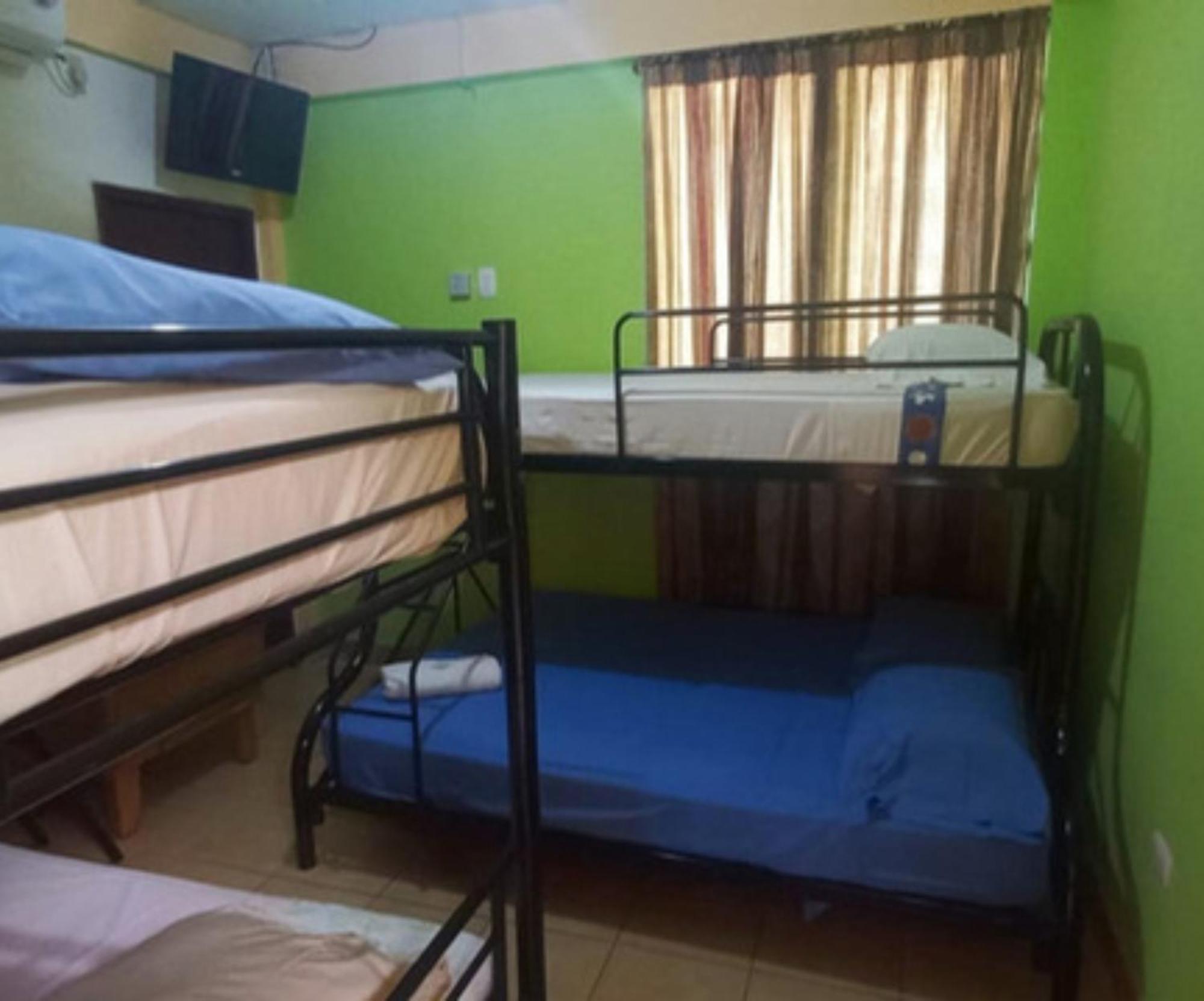 Hostal San Antonio León エクステリア 写真