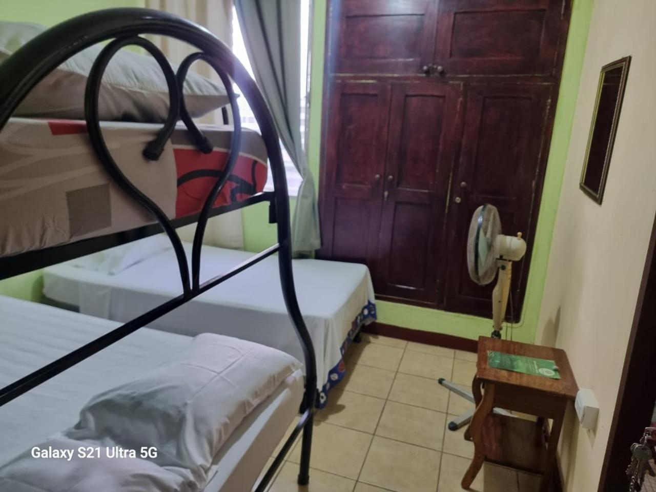 Hostal San Antonio León エクステリア 写真