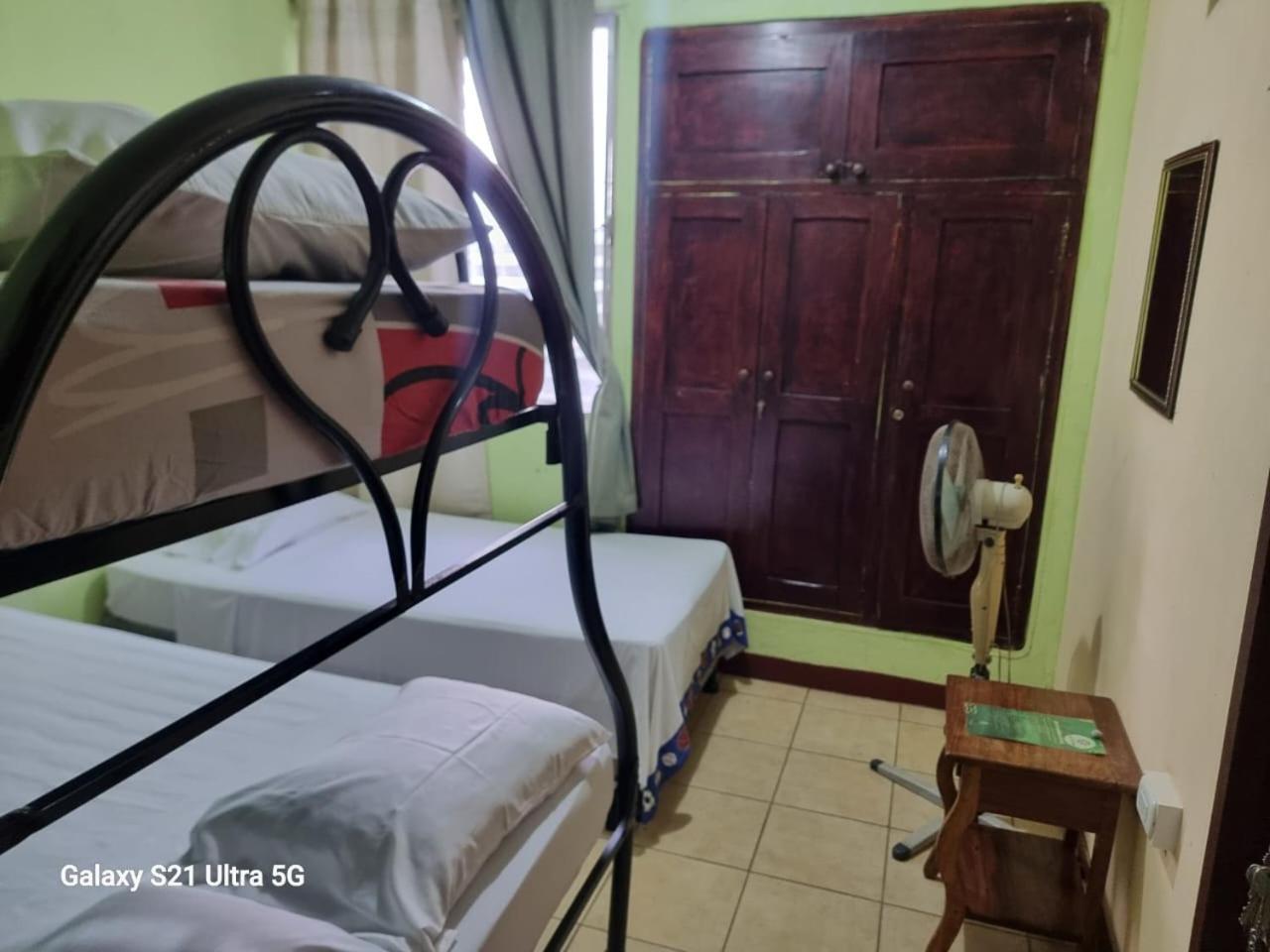 Hostal San Antonio León エクステリア 写真