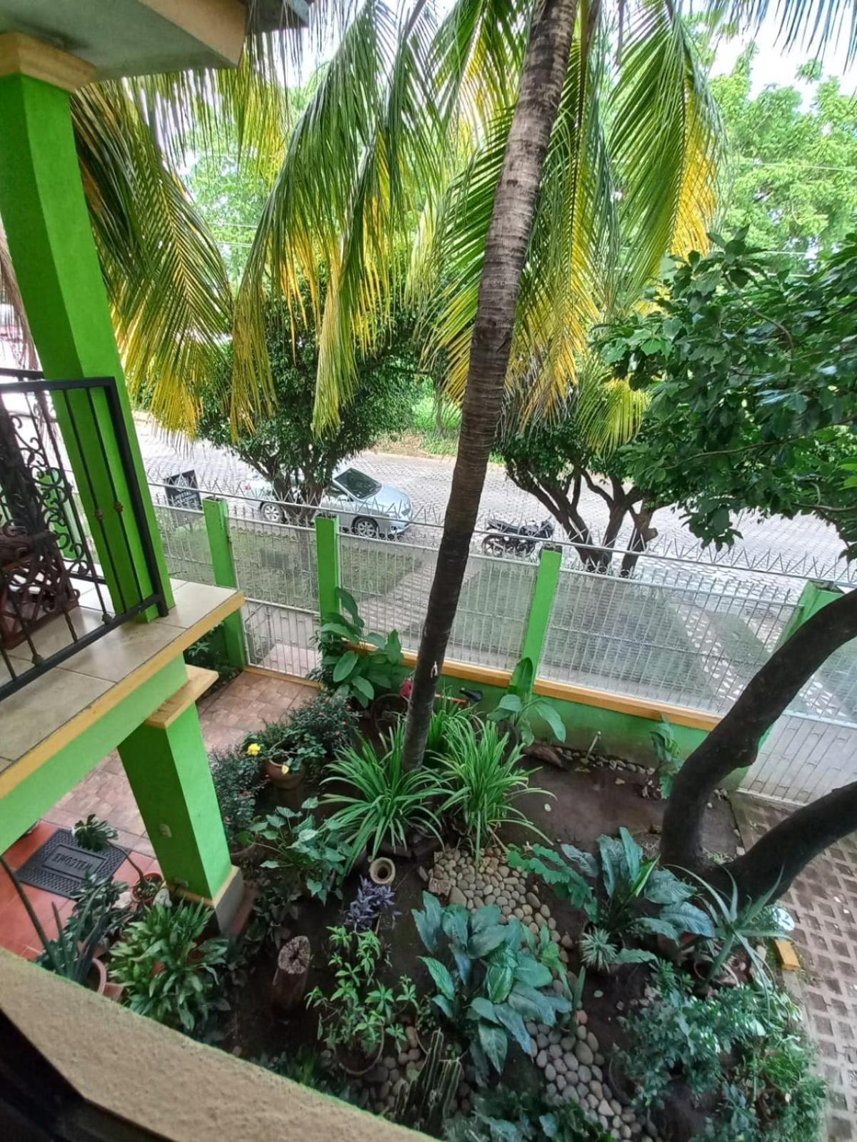 Hostal San Antonio León エクステリア 写真