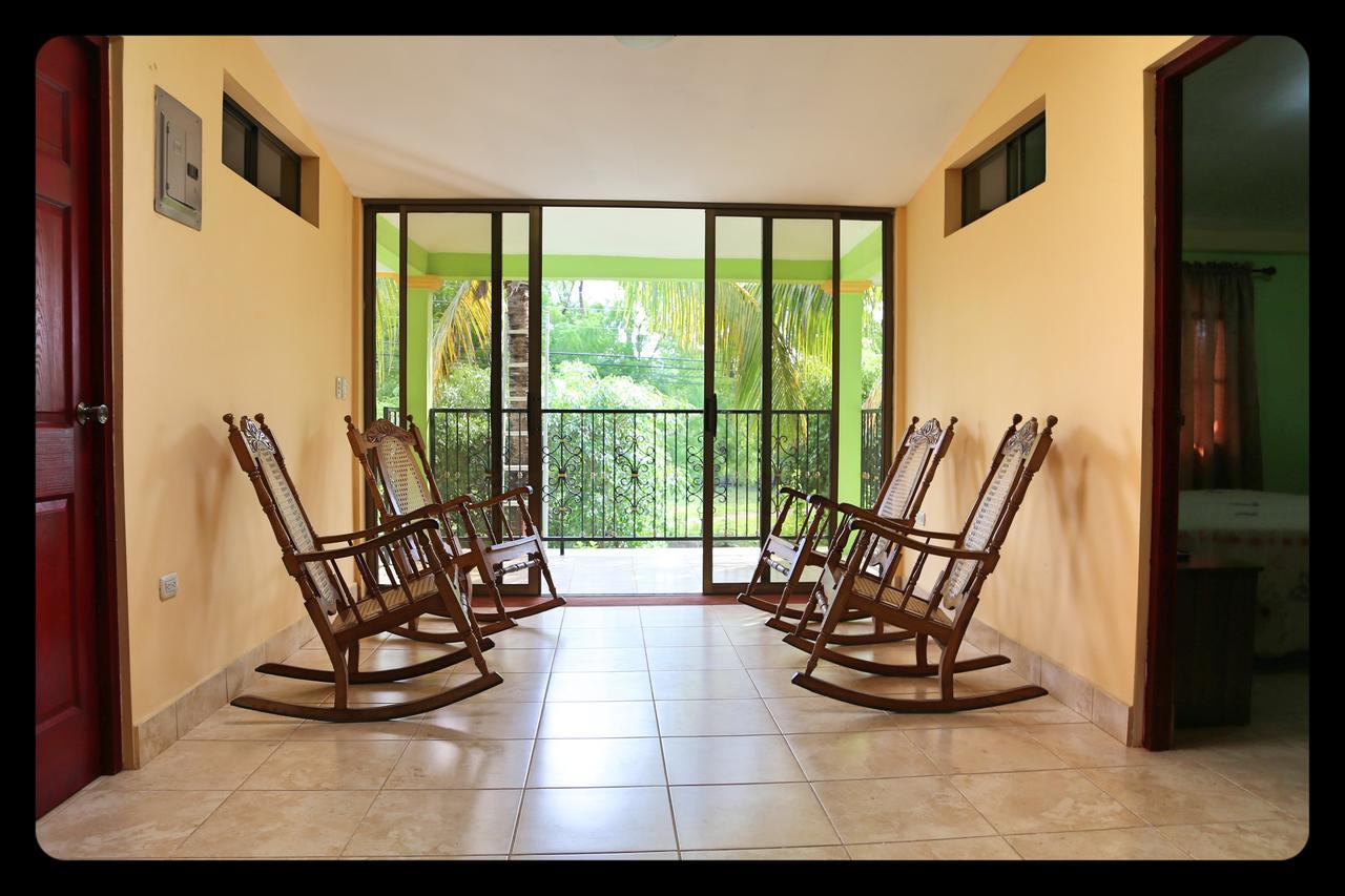 Hostal San Antonio León エクステリア 写真