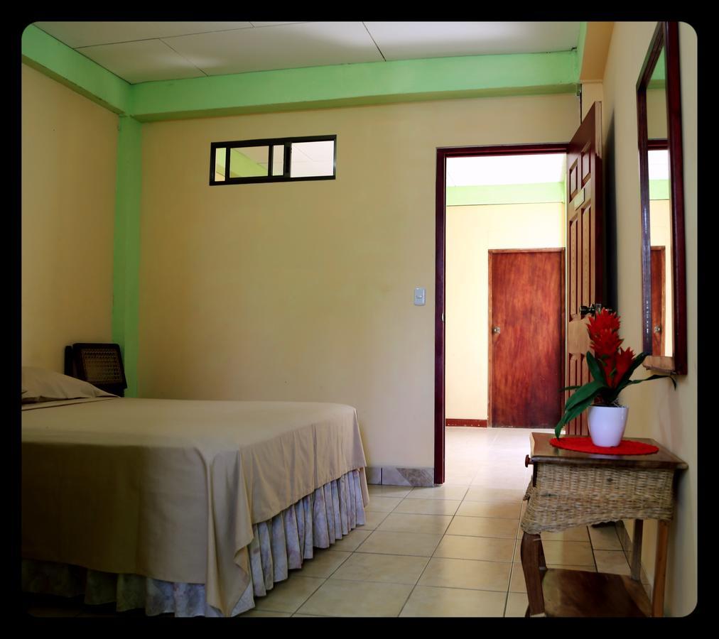 Hostal San Antonio León エクステリア 写真