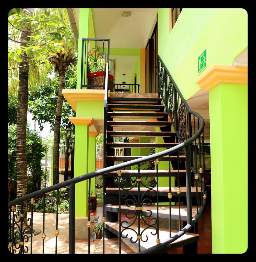 Hostal San Antonio León エクステリア 写真
