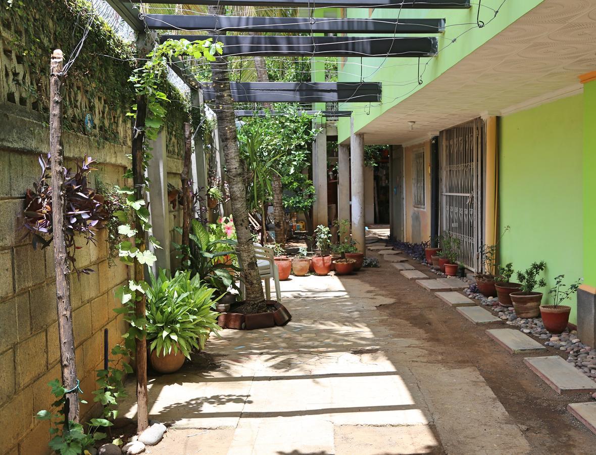 Hostal San Antonio León エクステリア 写真