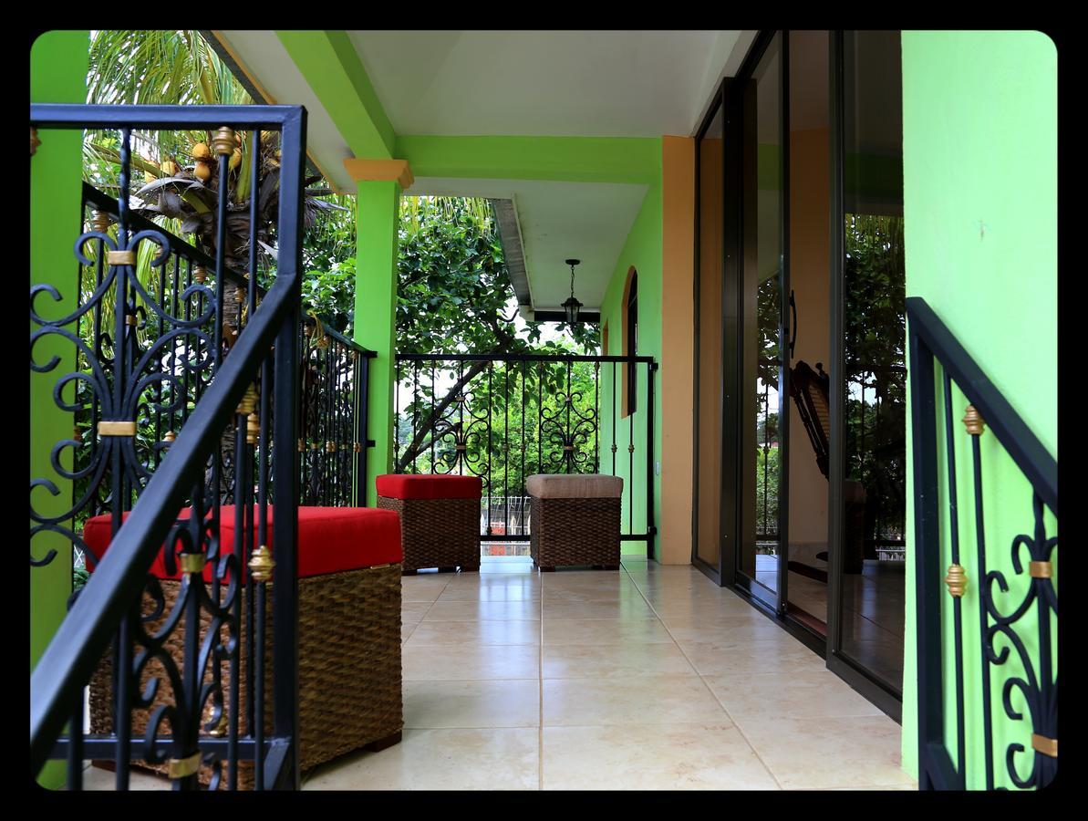 Hostal San Antonio León エクステリア 写真
