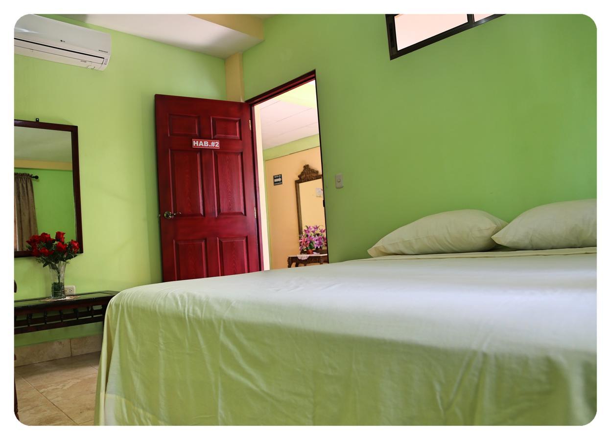Hostal San Antonio León エクステリア 写真