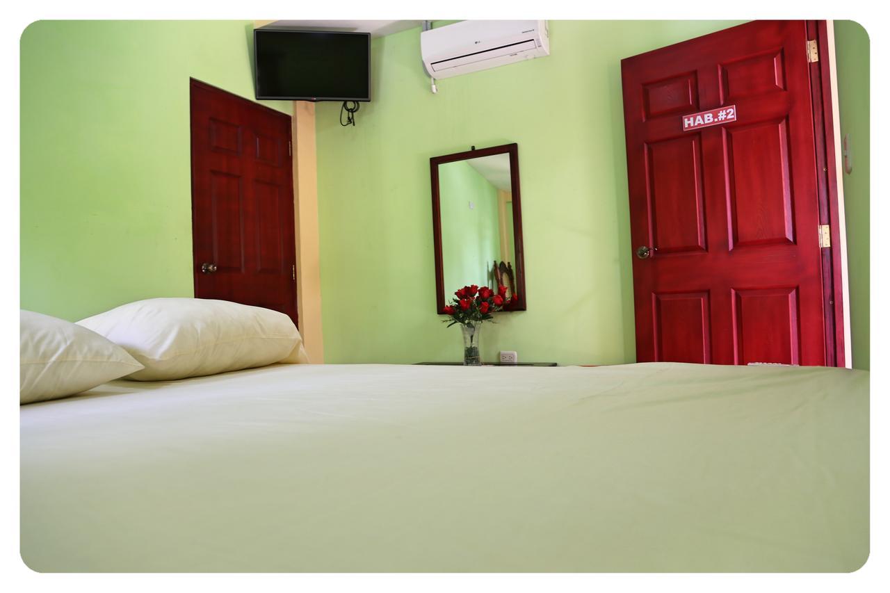 Hostal San Antonio León エクステリア 写真