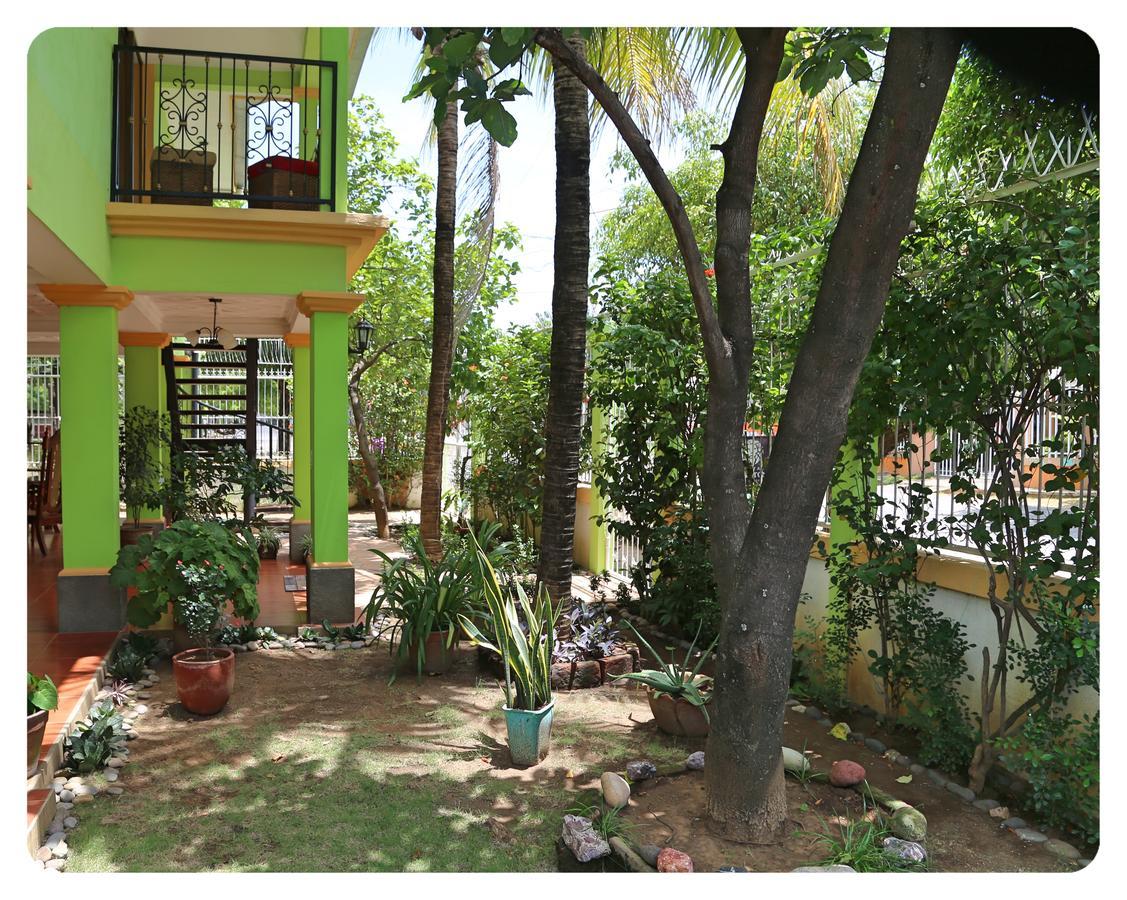 Hostal San Antonio León エクステリア 写真