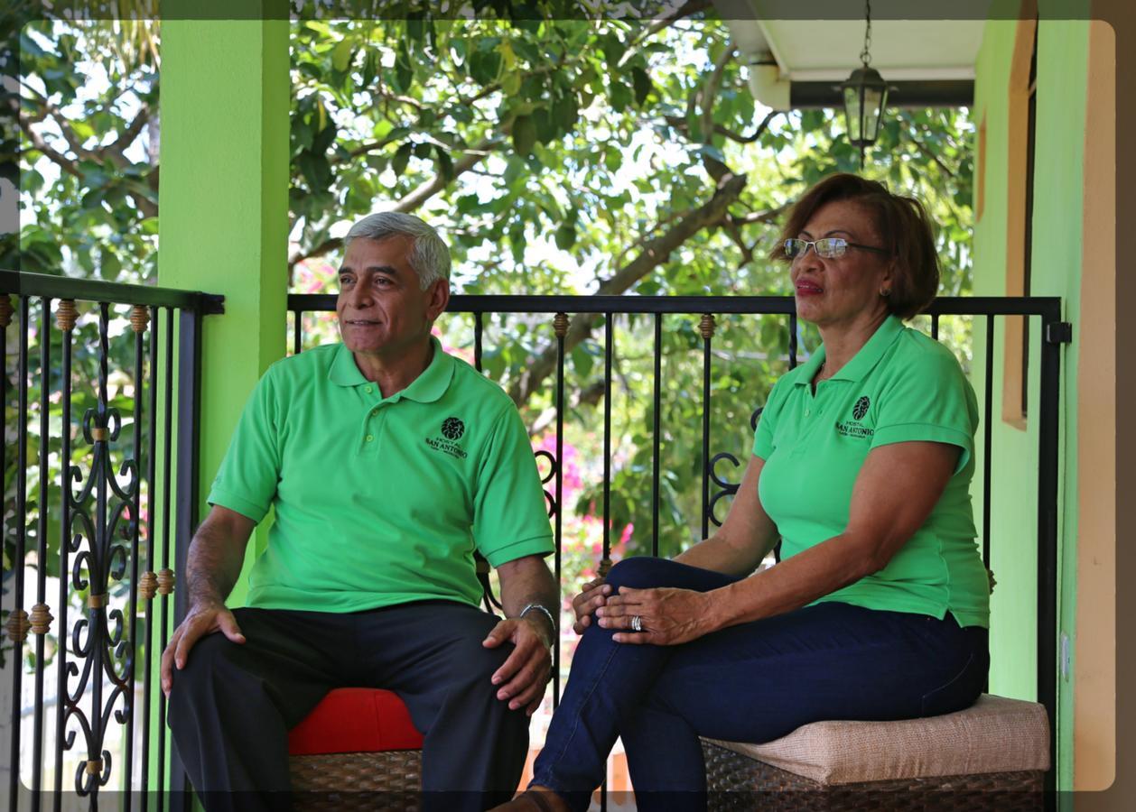Hostal San Antonio León エクステリア 写真