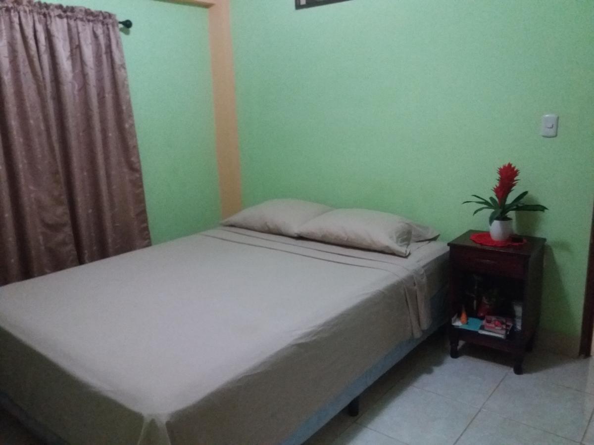 Hostal San Antonio León エクステリア 写真