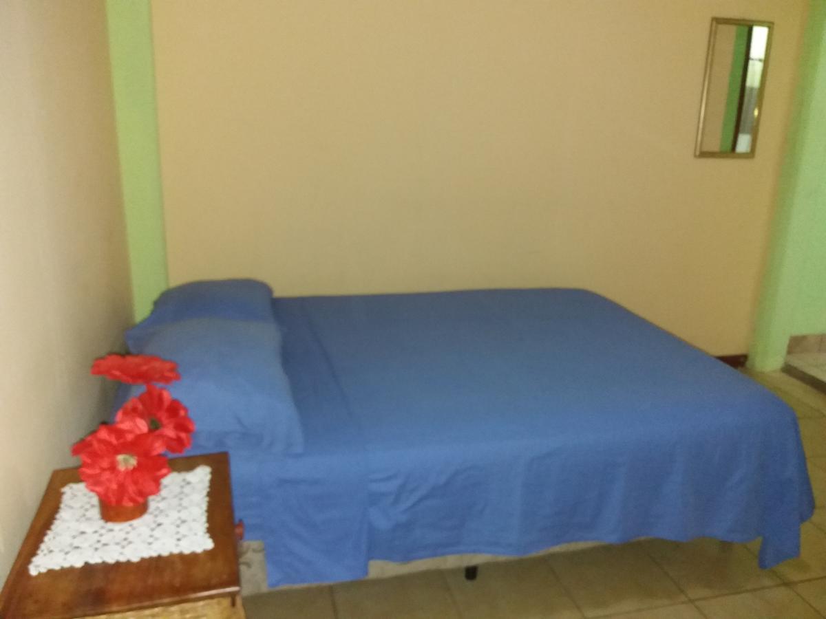 Hostal San Antonio León エクステリア 写真