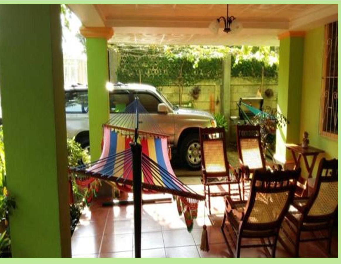 Hostal San Antonio León エクステリア 写真